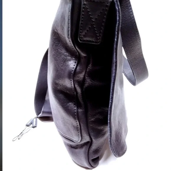 Dolce & Gabbana Black Leather(NWTMessenger Bag$998